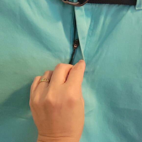 Izod Blue Radiance Flat Front Belted 9.5" Men's Golf/Chino Shorts - Picture 7 of 11